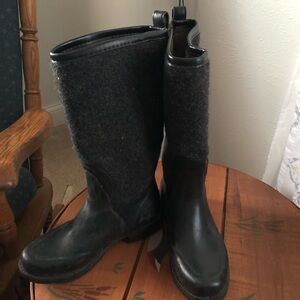 UGG Reignfall Rain Boots black grey 8 rubber rain pull
On